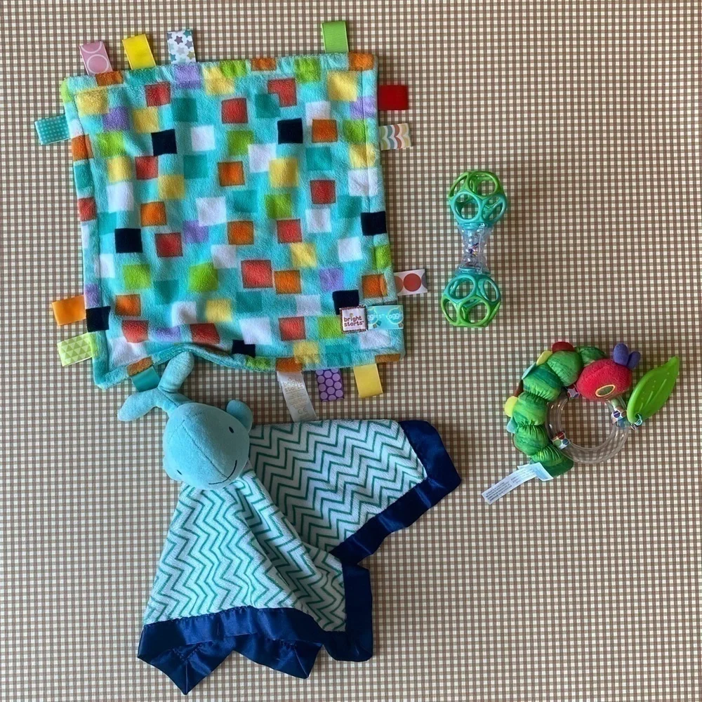 Bundle of taggies blanket/whale blanket/The very hungry caterpillar‎ rattle